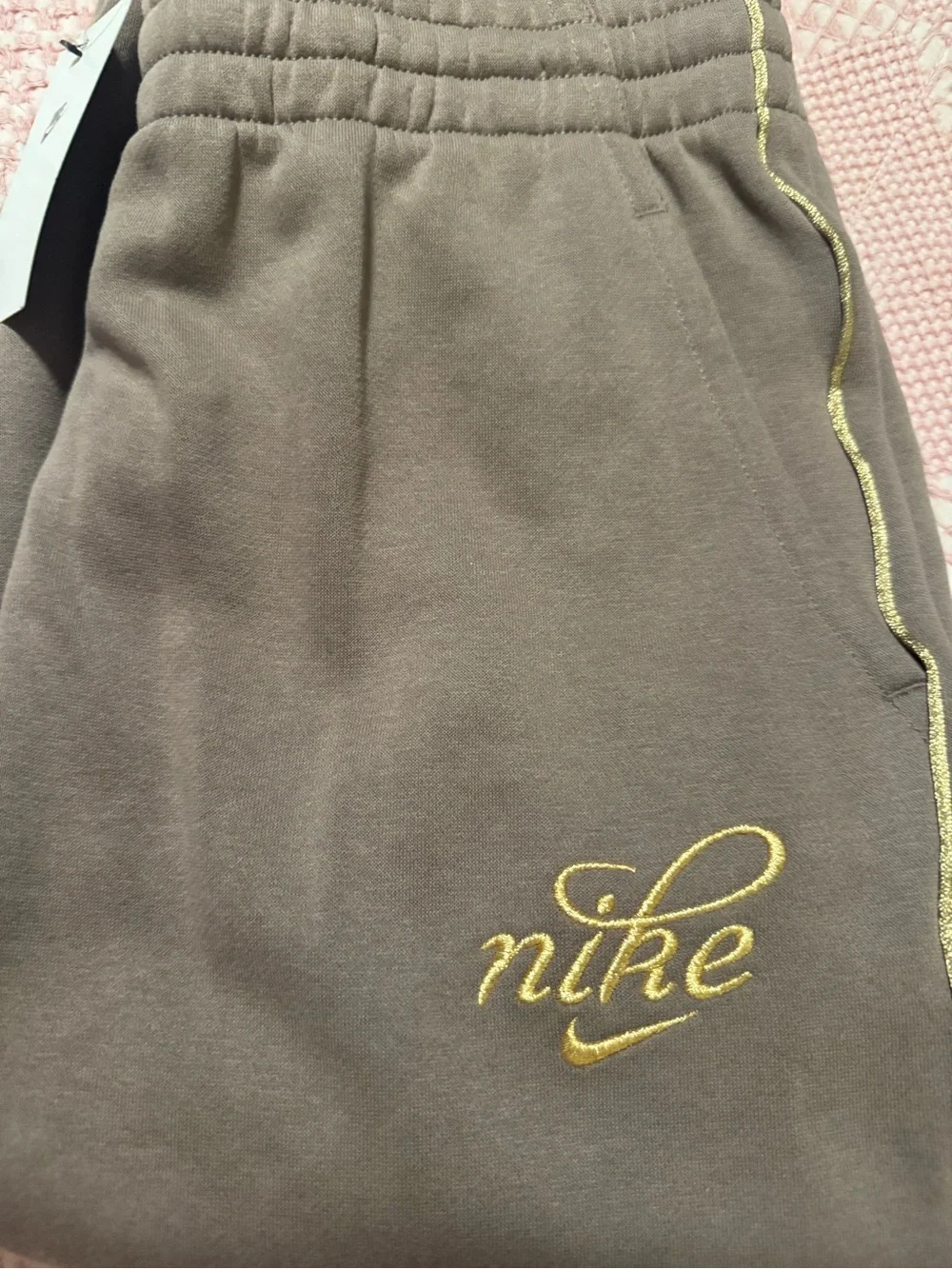 Girls Nike Club Fleece Joggers Brown Size XL NWT Athletic Pants Sweatpants